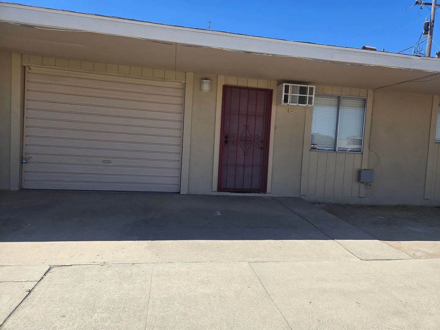 2 BR 1 BA available now — Photo 1