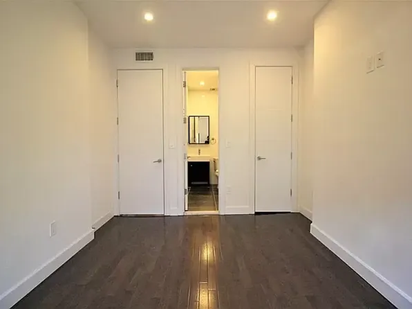 600 Quincy Street image 5 of 7