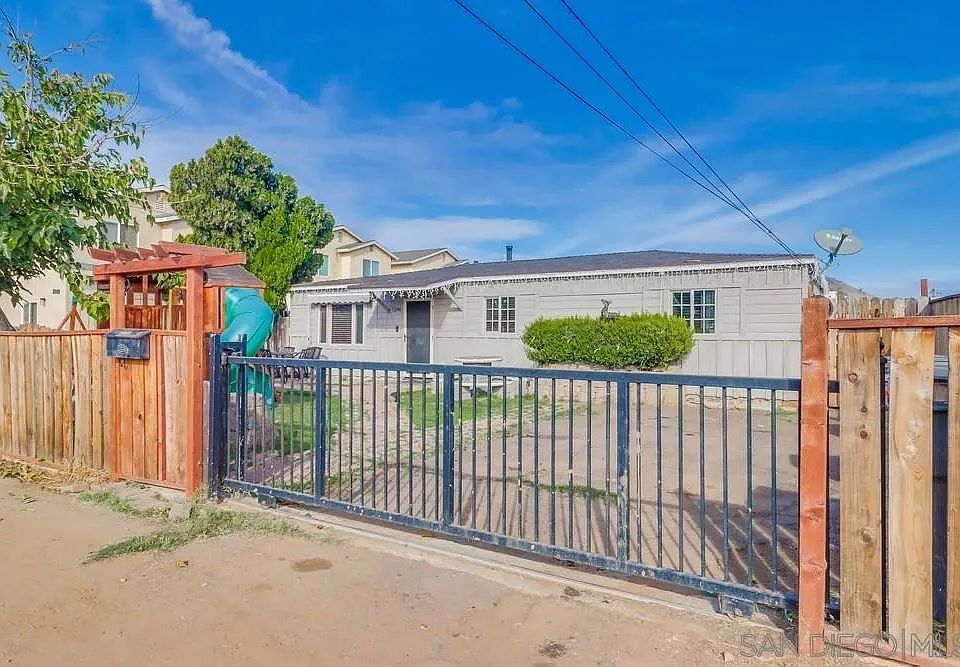 1st image of 1246 Persimmon Ave