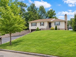 1 Longfellow Ln, Clark Twp., NJ 07066