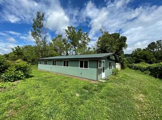 646 Reagan St, Andrews, NC 28901
