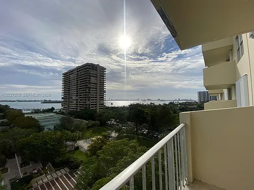 11111 Biscayne Blvd Photo 1