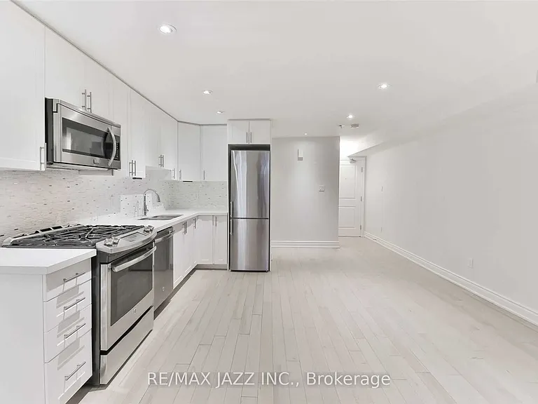 1303 Bayview Ave #103 — Photo 9