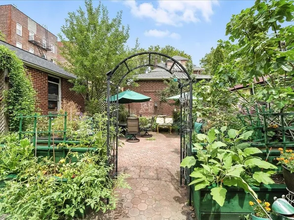 20 75th Street image 38 of 41