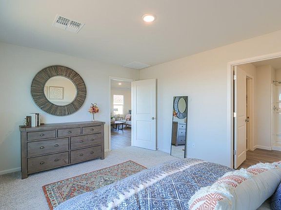 5th image of 2392 Tapatio Dr