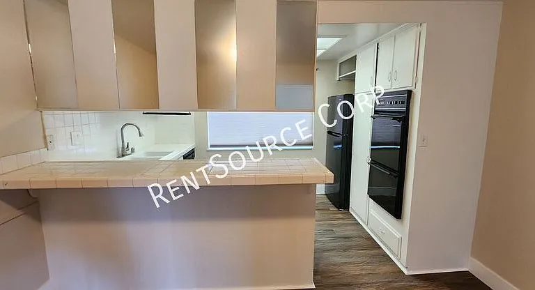 708 Santa Barbara Dr #F — Photo 9