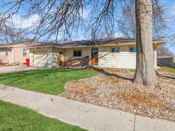 715 Oak St, Story City, IA 50248