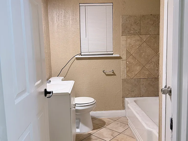 1109 Wedgewood Cir — Photo 6