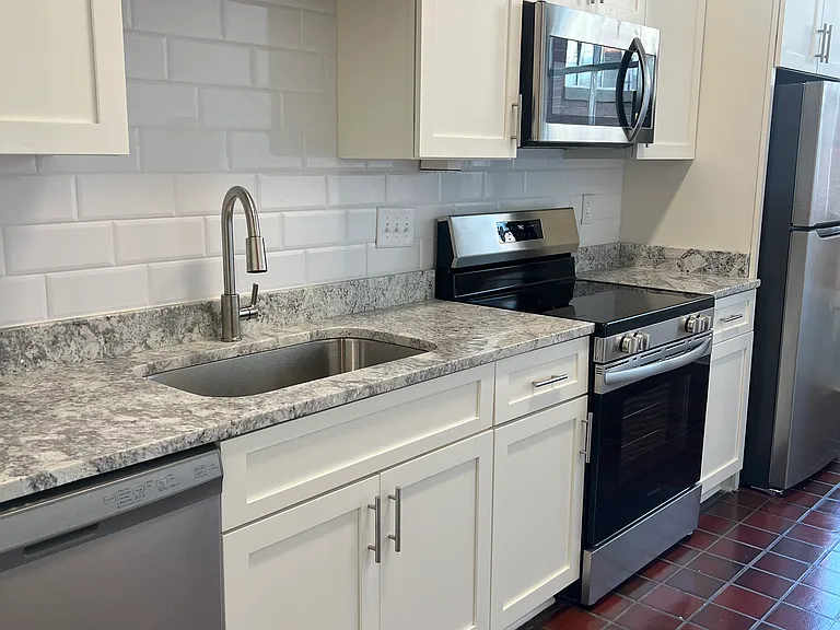 Pulaski Lofts — Photo 134