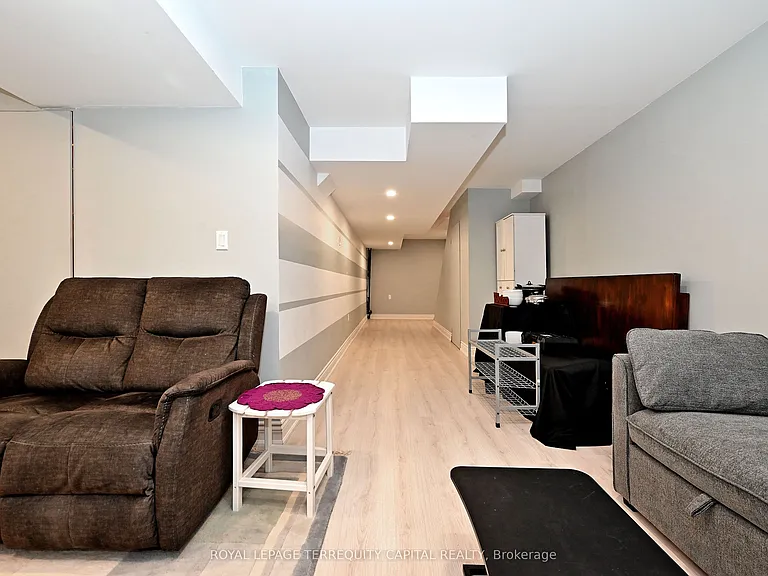 31 Madelaine Dr #6 — Photo 36