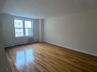 212-35 23rd Ave #405, Bayside, NY 11360