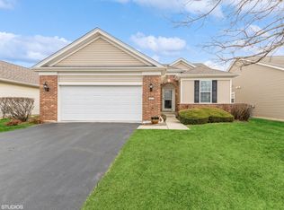 857 Cascade Falls Dr, Elgin, IL 60124