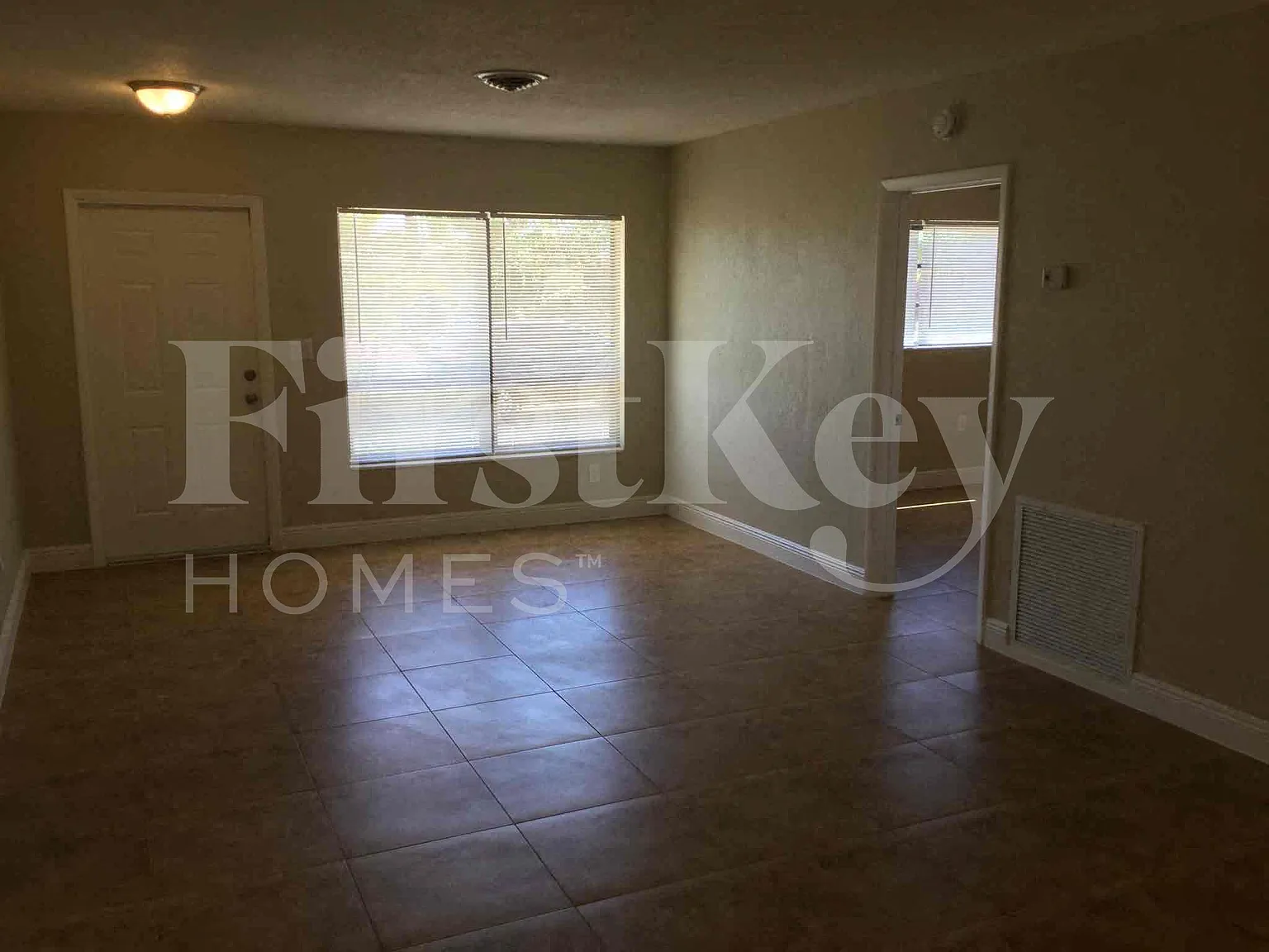 3 bed, 2.0 bath, 1522 sqft, $3,200 — Photo 4