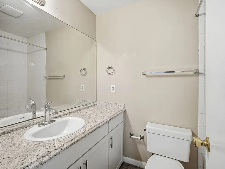 1910 W Sligh Ave #E102 — Photo 19