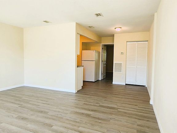 2nd image of 501 E Seminole Ave #4