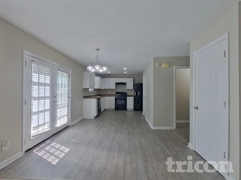 1030 Riverclift Dr — Photo 5