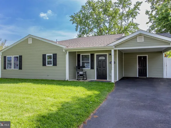 73 Gaping Rock Rd, Levittown, PA 19057