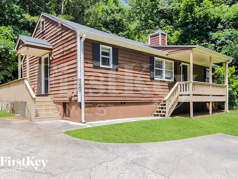 585 Kurtz Rd — Photo 2