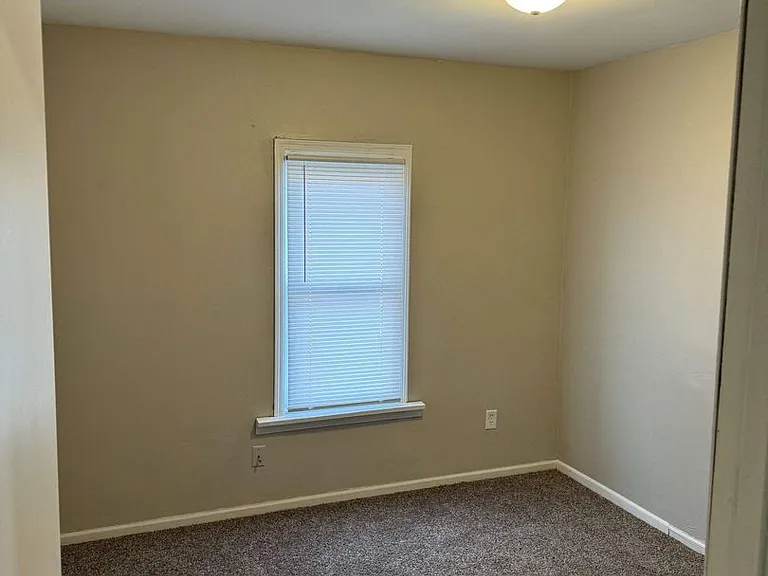 4604 Johnson Ave — Photo 12