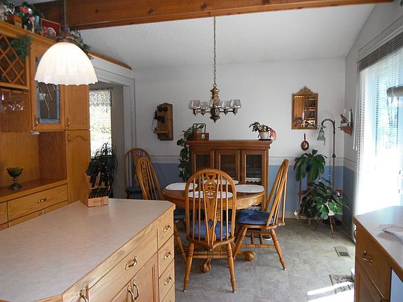 4th image of 1615 NW Turner Dr