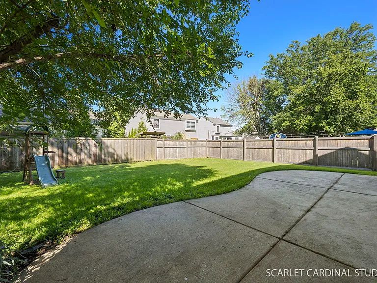 315 Newport Ln — Photo 15