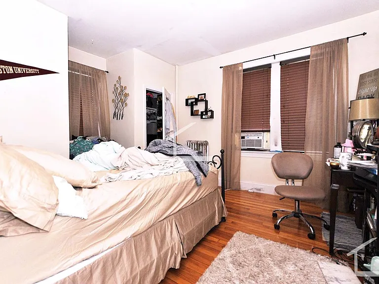 64 Egmont St #4 — Photo 4