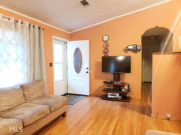 5th image of 344 Hemlock Dr