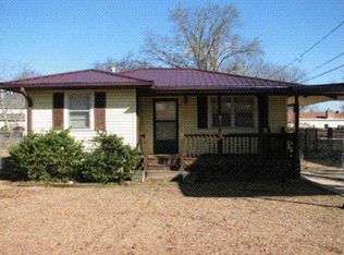 54 Carey St, Elberton, GA 30635