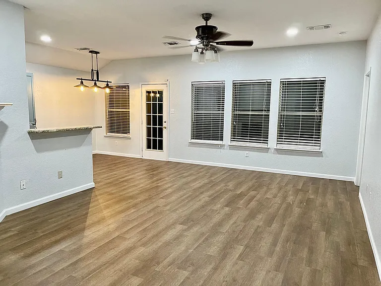 3109 Rustic Meadow Trl — Photo 2