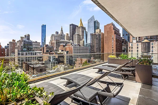 Sold by Compass | media 10