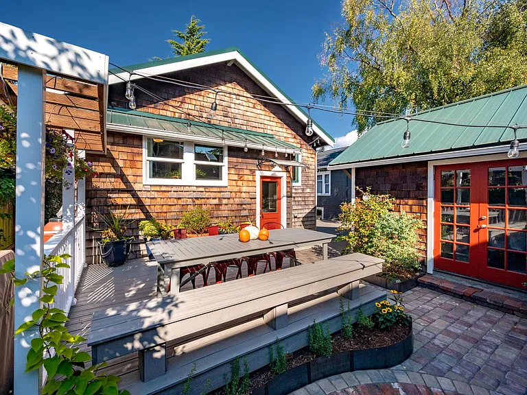 517 W Pleasant Pl — Photo 22