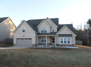 16 Shelby St, Spring Lake, NC 28390