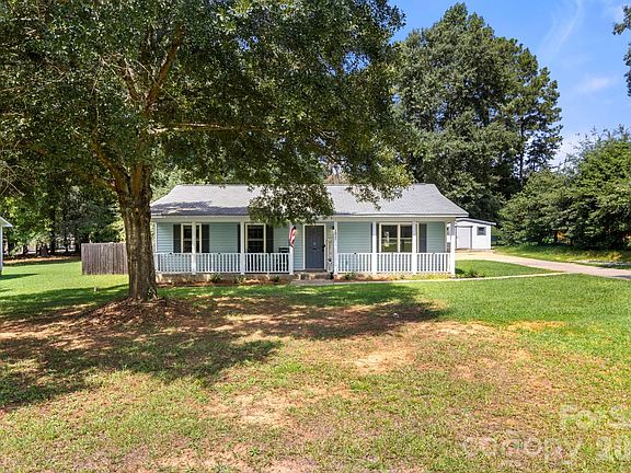 2nd image of 1820 Bridgewood Dr