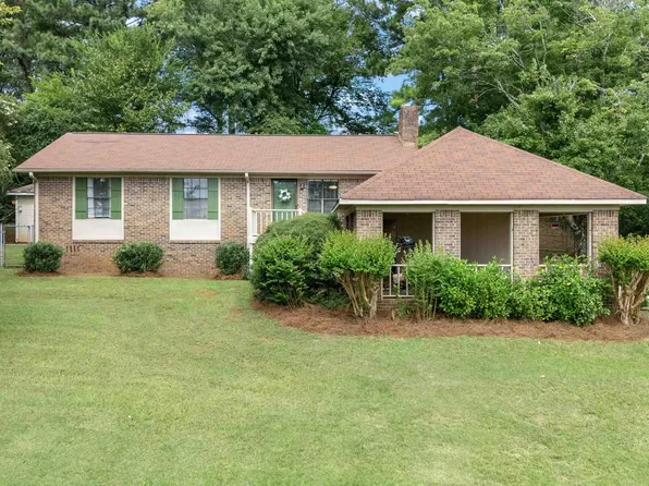 3304 Saddlewood Cir, Bessemer, AL 35022