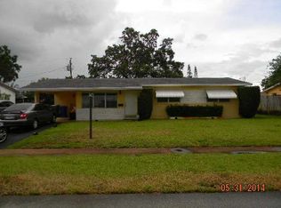 6901 SW 3rd St, Pembroke Pines, FL 33023