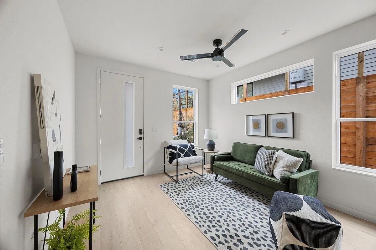 Building Photo - 1709 Maple Ave #2B