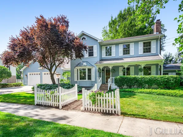 1214 Euna Vista Dr, Holland, MI 49423