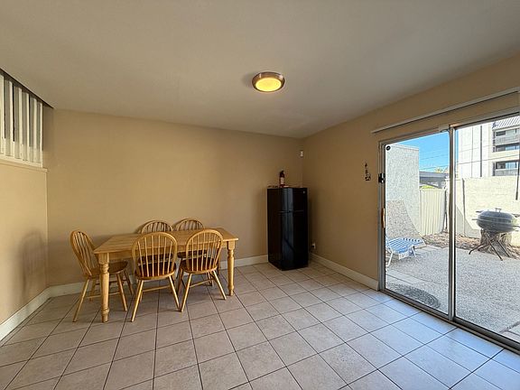 5th image of 570 Willow Green Dr