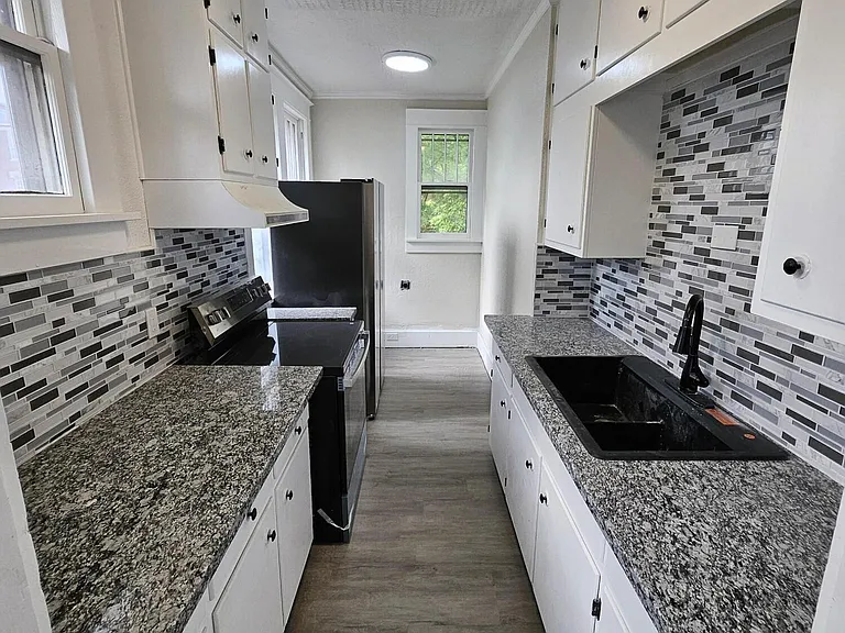 1711 Cherry St #B — Photo 14