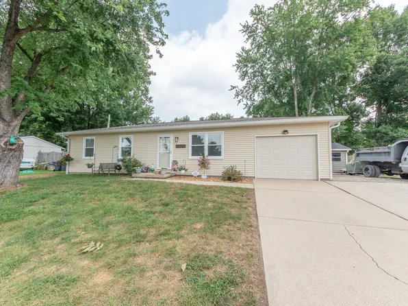 2520 W Farmstead Dr, Columbus, IN 47201