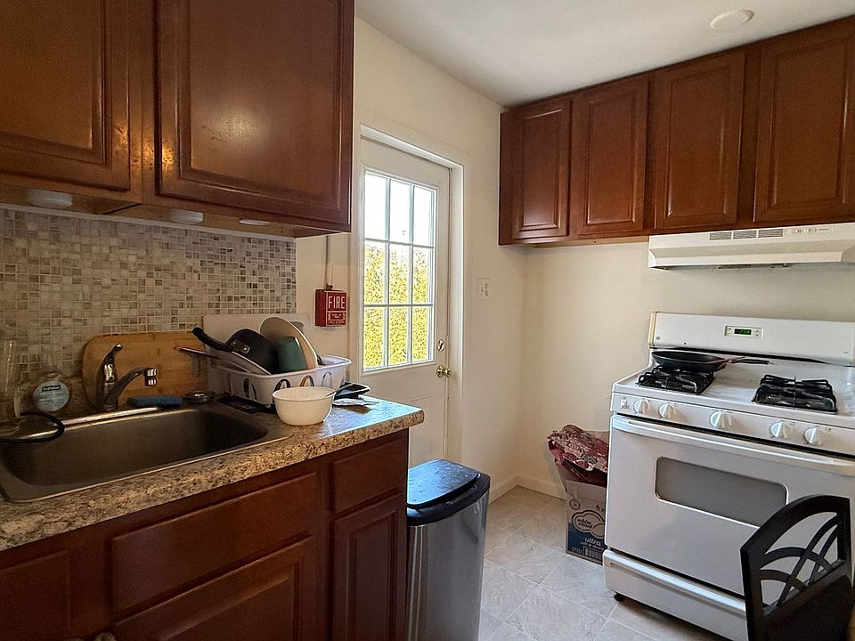 1st image of 133 E Market St Floor 3