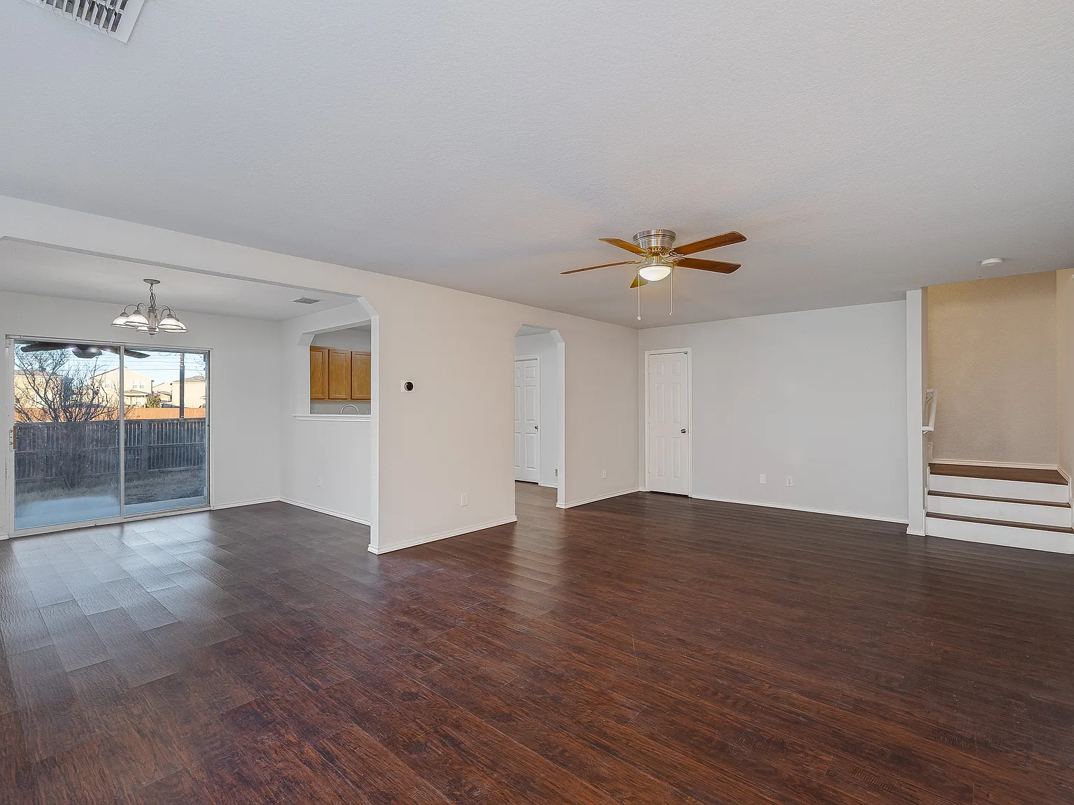 3 bed, 2.5 bath, 1812 sqft, $1,850 — Photo 2