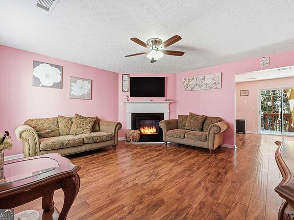 3rd image of 265 Springbottom Dr