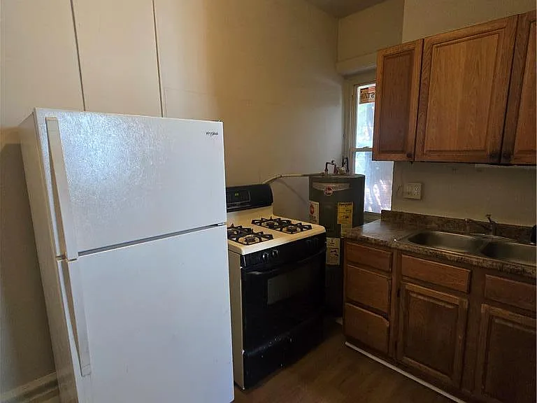 713 W Gordon St #4 — Photo 5