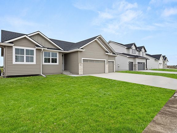 2nd image of 651 34th St SE