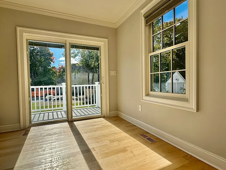 123 East Ave — Photo 8