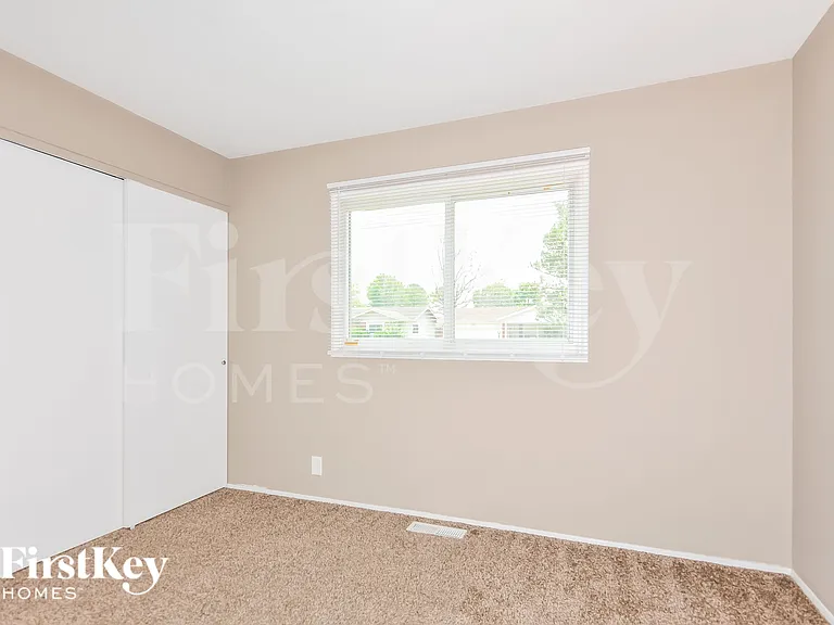 2415 Greenbriar Dr — Photo 13