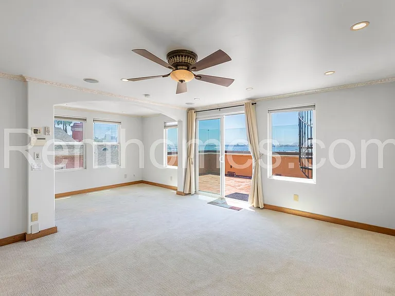 2940 Columbia St — Photo 42
