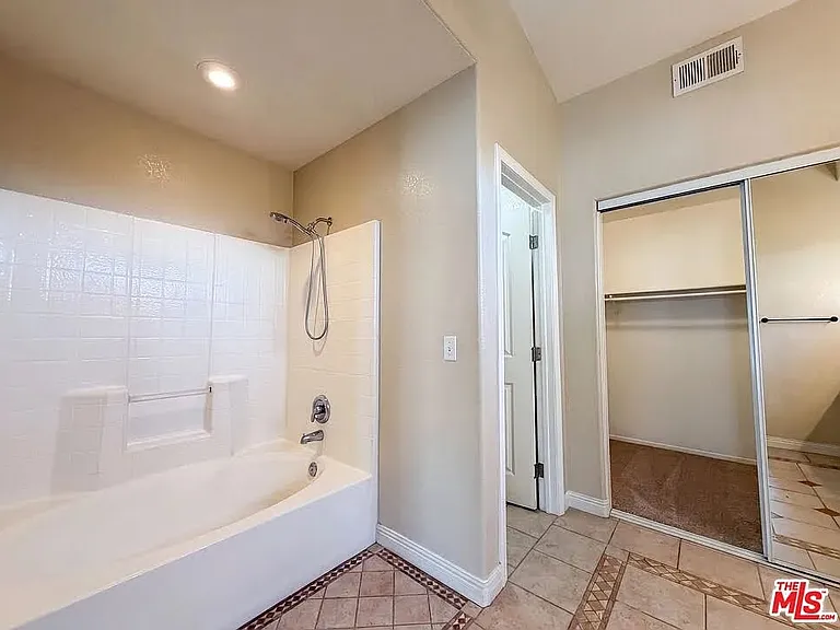 5503 W Avenue L6 — Photo 4