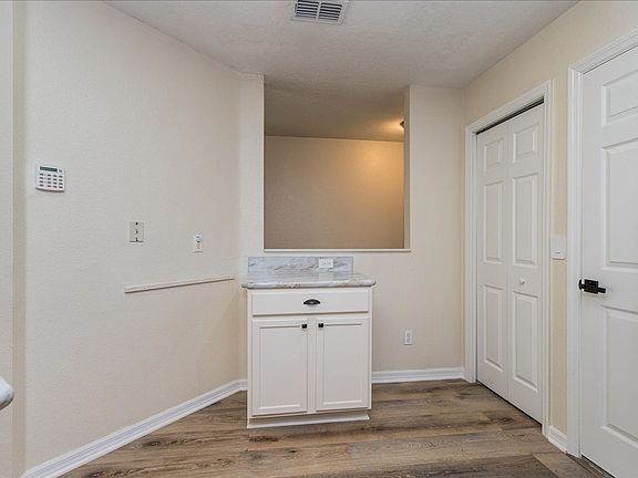 5th image of 656 Cresting Oak Cir #40
